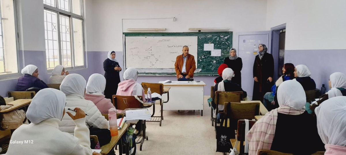 مدير التربية والتعليم للواء ذيبان الأستاذ فواز العقيل يتفقد مدرسة ذيبان الثانوية الشاملة للبنات