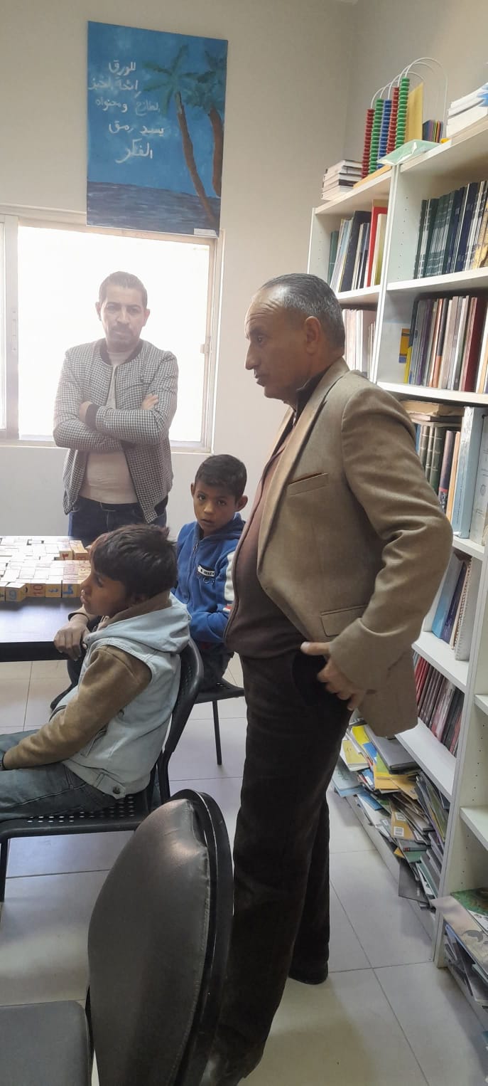 العقيل يتفقد مدارس الموجب .