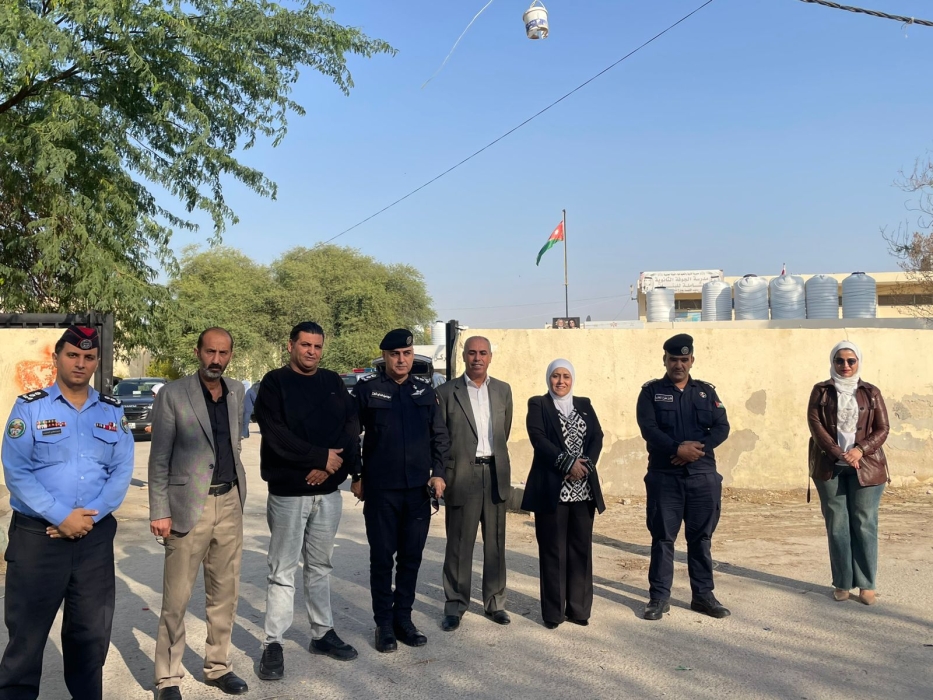 بهمّتنا نحمي بيئتنا تنطلق من أمام مدرسة الجوفة الثانوية للبنات ...صور