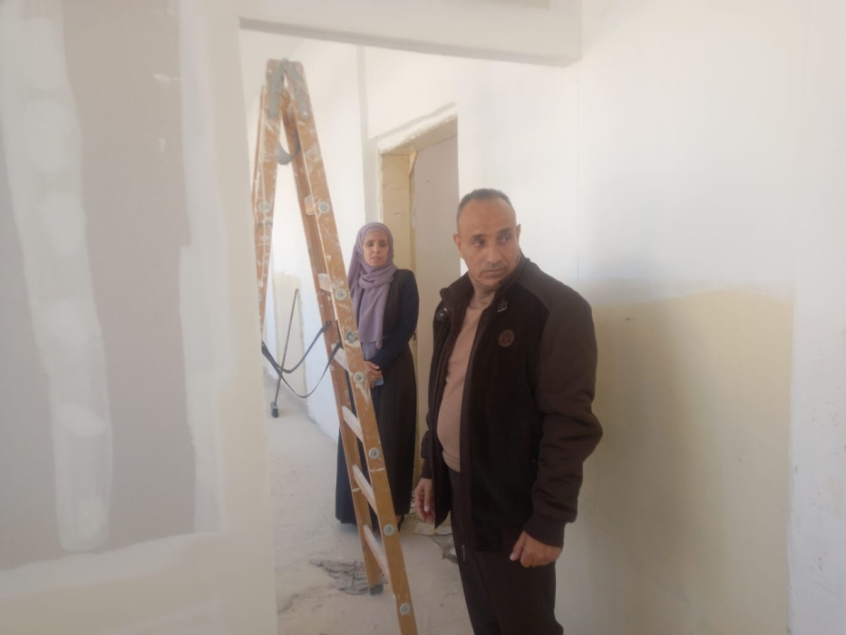 مدير تربية ذيبان يتفقد أعمال الصيانة في ذيبان.