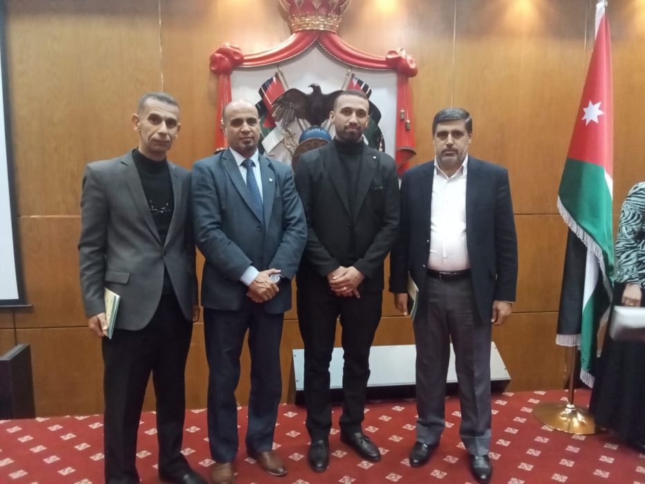 النعيمات يشارك في المؤتمر العلمي (القيم في التعليم العام)