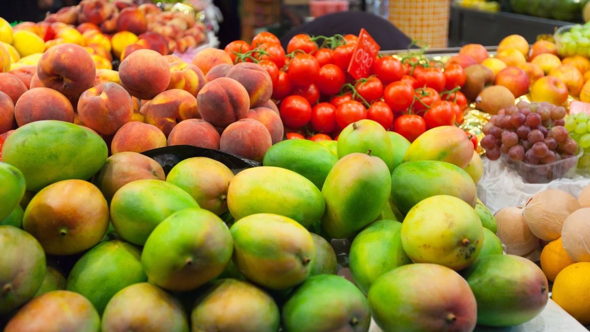 2000 طن من الخضار وردت للسوق المركزي اليوم