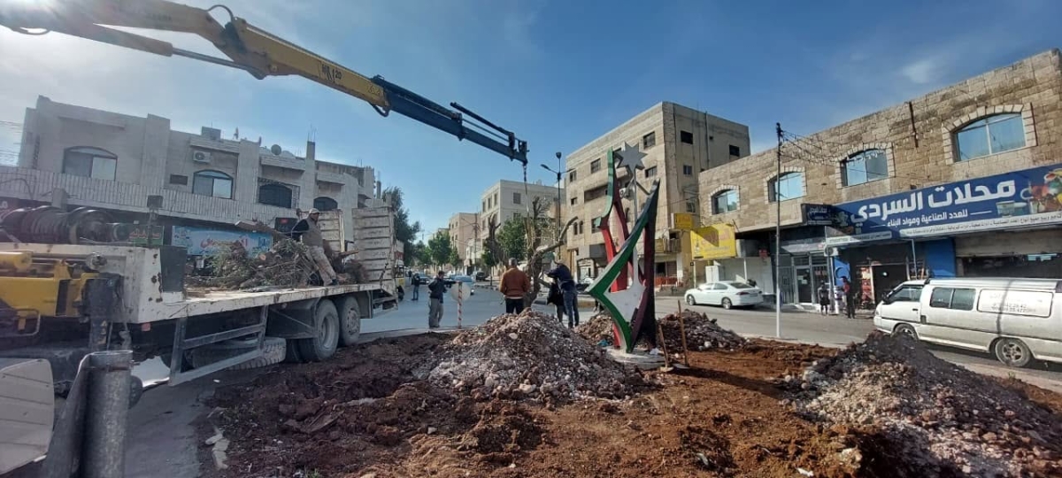 بلدية إربد الكبرى تعيد تأهيل وتجميل ميدان صلاح الدين الأيوبي...صور