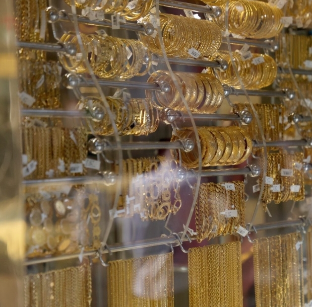 82.7 دينارا سعر الذهب عيار 21 في السوق المحلية