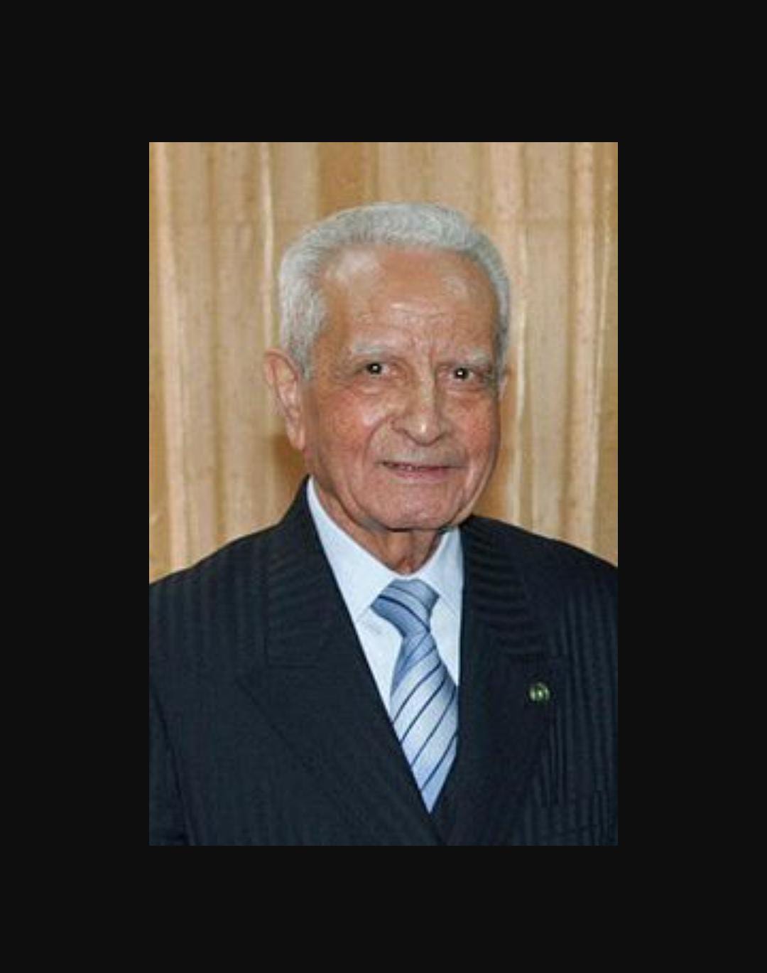 دَوْلَةُ أَحْمَدَ اللَّوزِيِّ  الغَائِبُ الحاضر