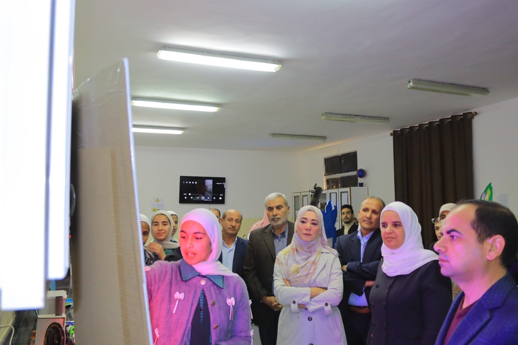 الحويدي تفتتح معرض التجارب العلمية بالذكاء الاصطناعي في تربية البادية الشمالية الغربية