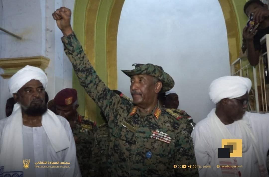 البرهان يزور مدينة القطينة بالنيل الأبيض ويقف على أوضاع المواطنين