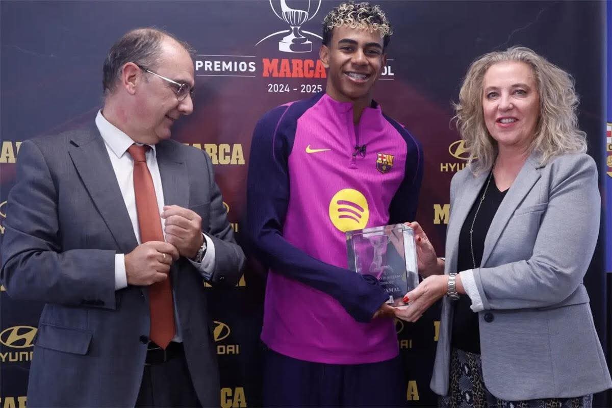 لامين يامال بعد تتويجه بجائزة دي ستيفانو: هذا الموسم أريد الفوز بكل شيء