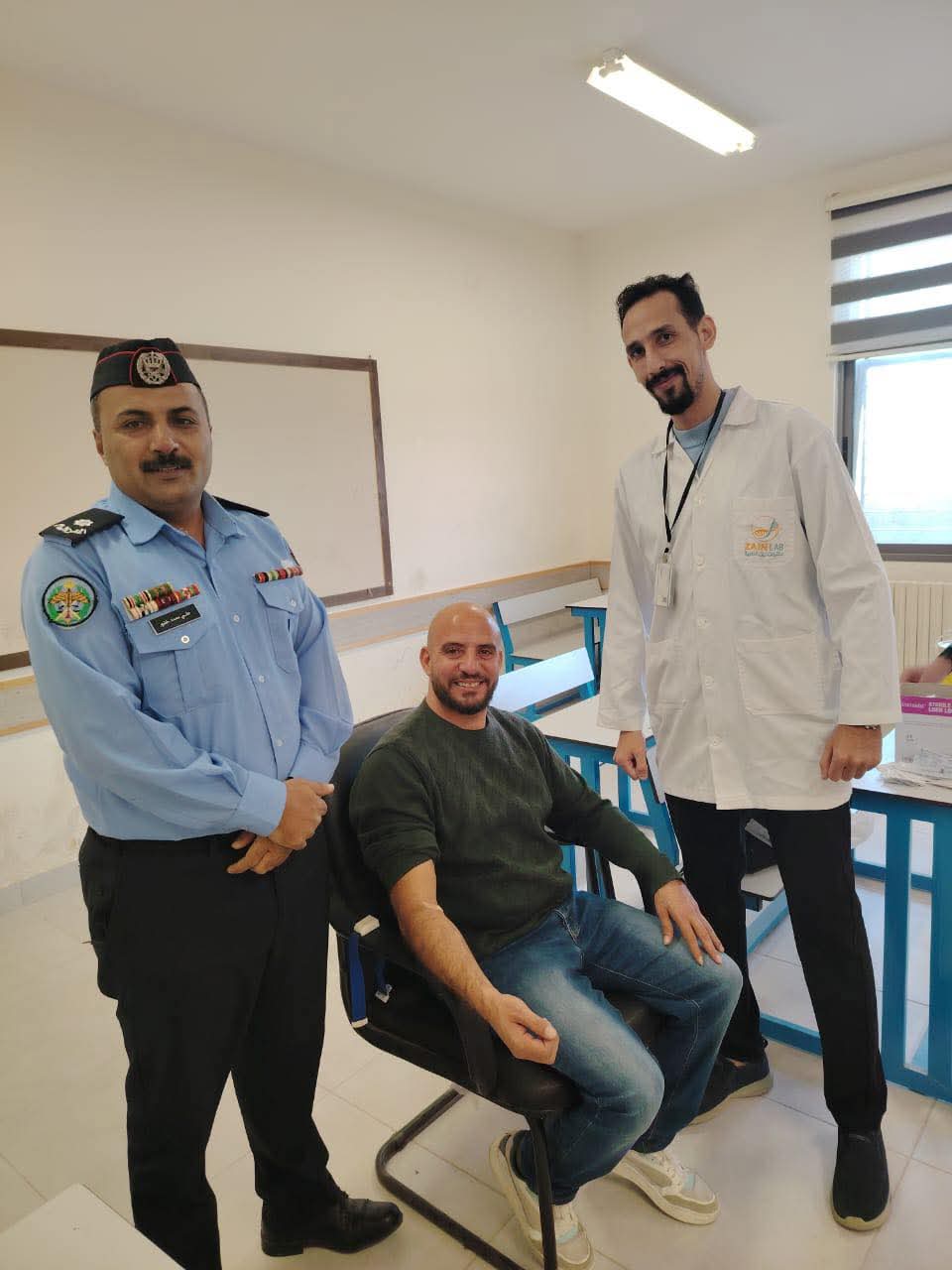 اليوم الطبي المجاني بمدرسة أم بطمة الثانوية في الموقر...صور