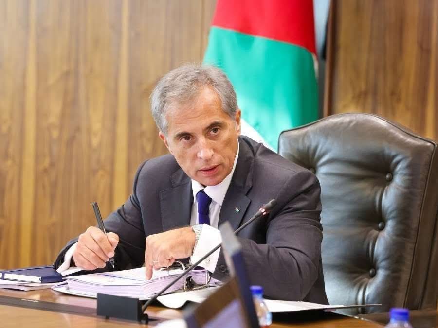 رئيس الوزراء ينعى فقيد الوطن الخريشا