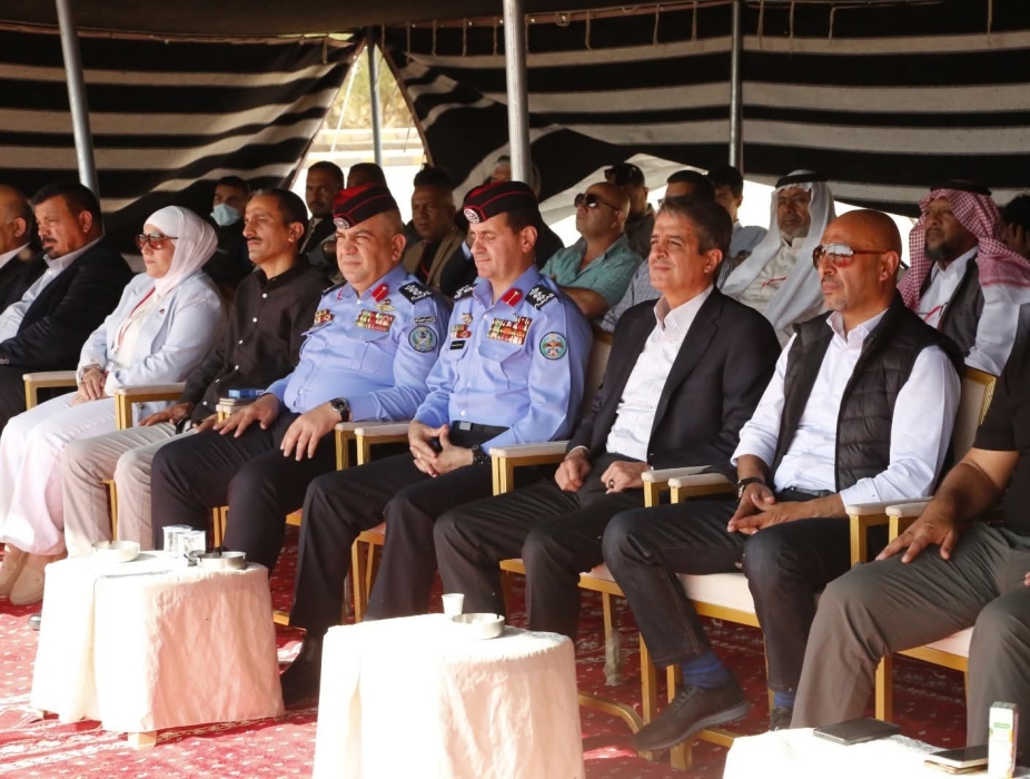 مديرة تربية الشونة الجنوبية تُكرّم من وزير الشباب خلال ختام ماراثون أندية اللواء الرياضي