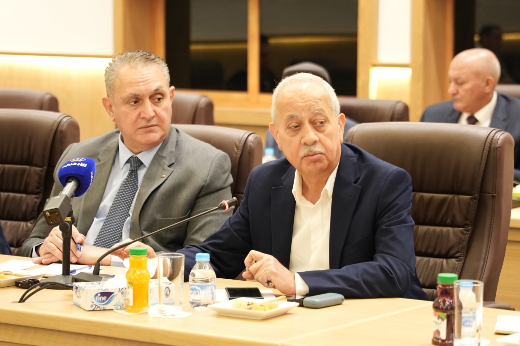 صناعة عمان تبحث معيقات القطاع الصناعي  ذات العلاقة بعمل وزارة البيئة