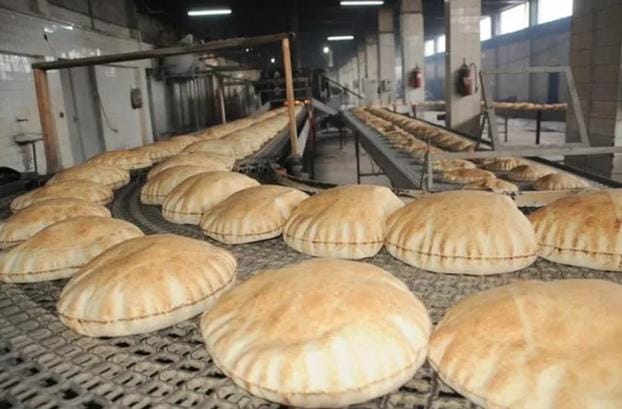 الحكومة تمدد تثبيت أسعار الخبز حتى نهاية 2026