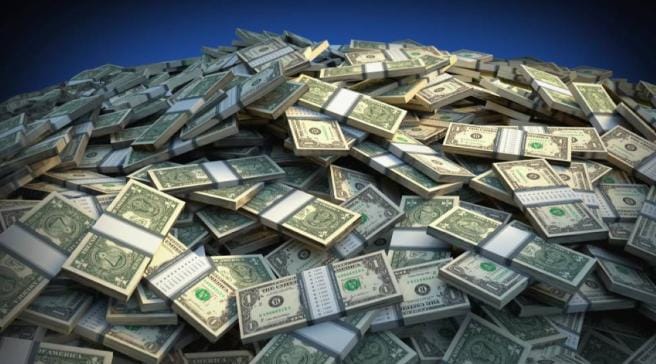 كيف حوّل طالب جامعي ألف دولار إلى 137 مليار دولار؟