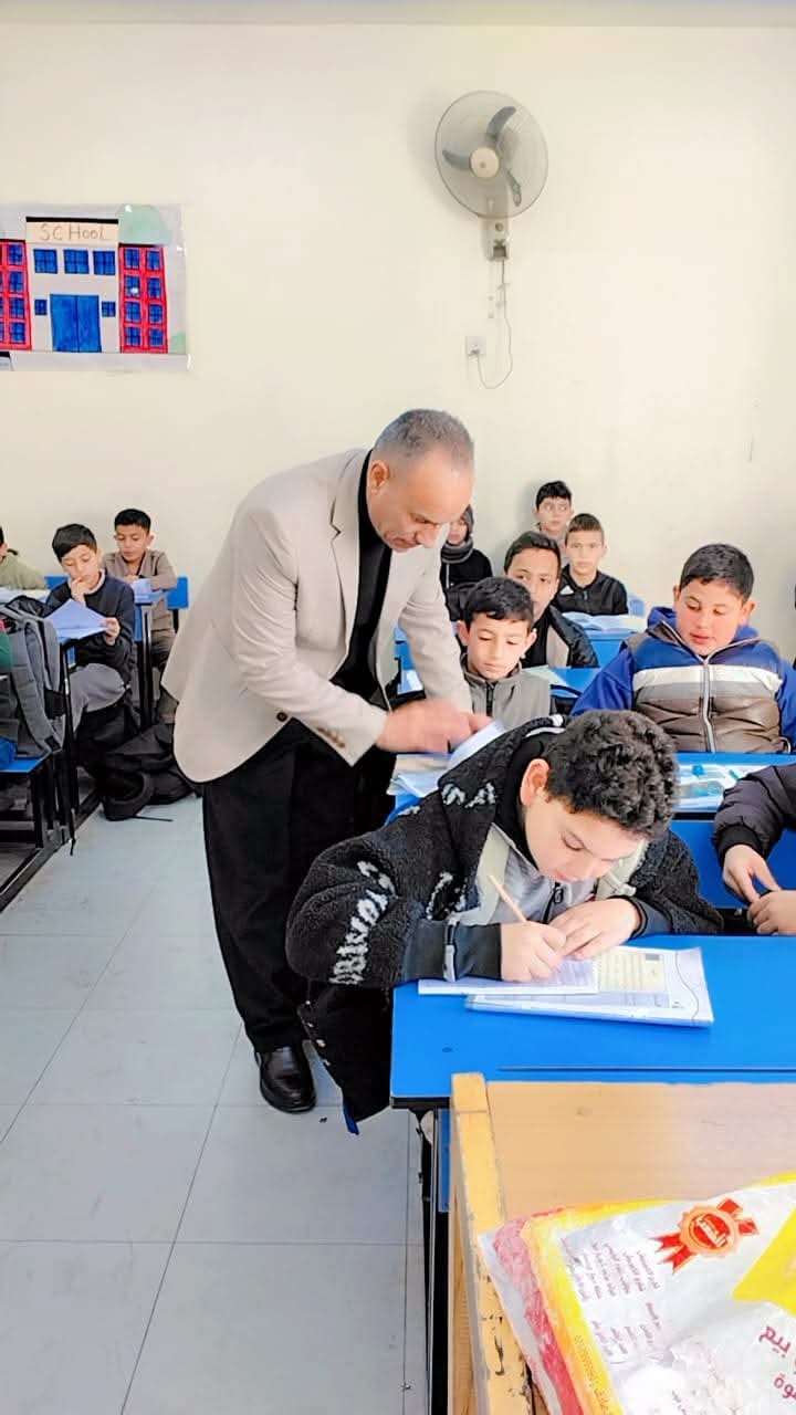 العقيل يتابع اليوم الدراسي في مدرسة عمرو بن العاص.