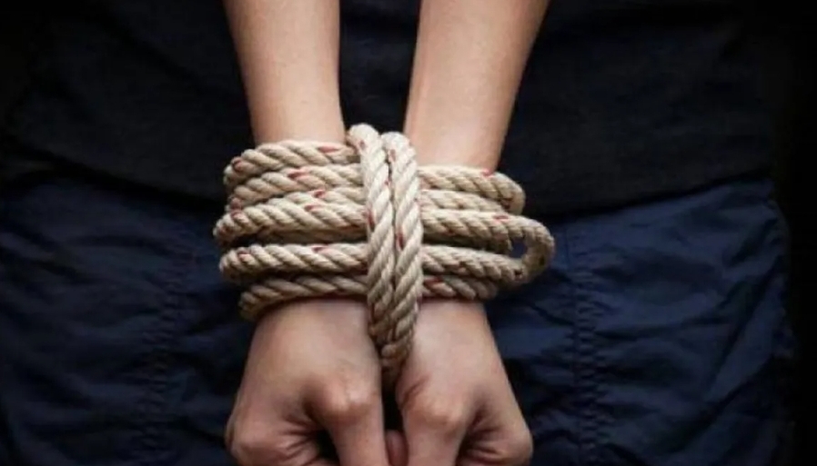 عائلة سائق سفريات أردني تناشد الحكومة لإعادة مركبته ومقتنياته المسروقة بسورية