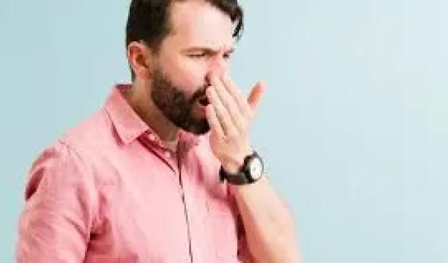 طبيب يكشف الأسباب الخفية لرائحة الفم الكريهة: ليست مجرد مشكلة فموية!