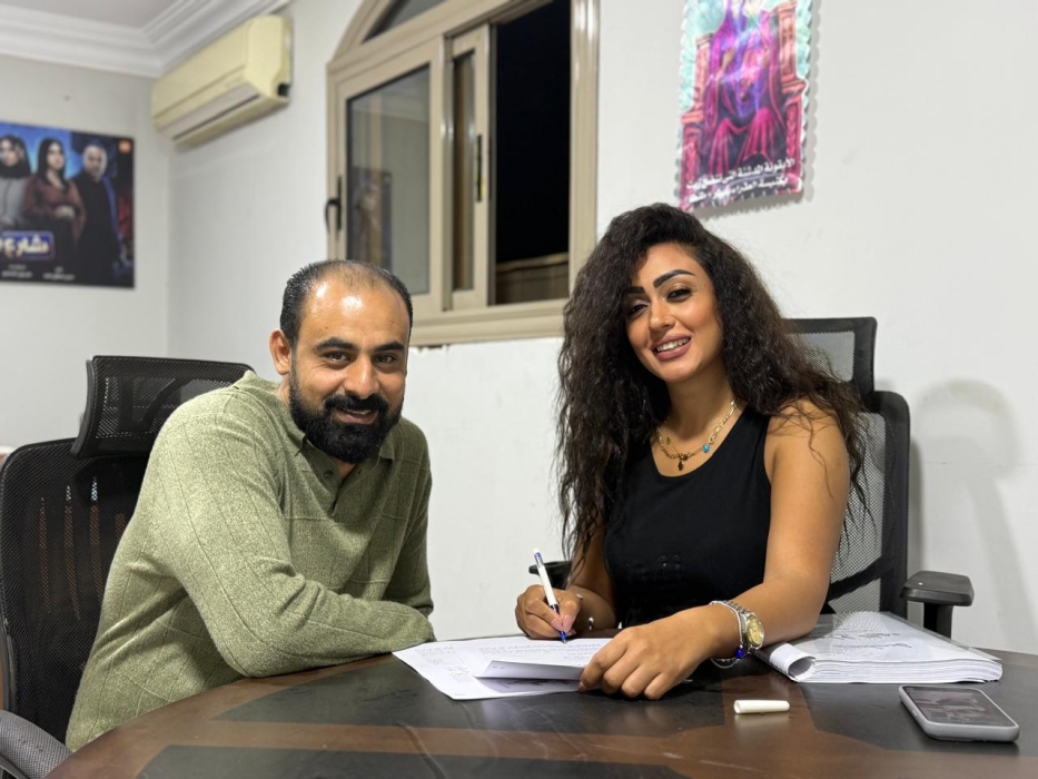 بالصور. «ندى بهجت» توقع عقد مسلسل السرايا الصفرا