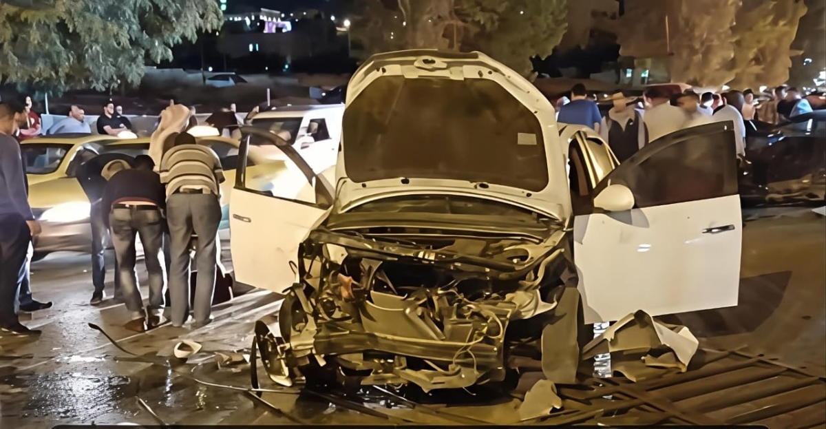 إصابة 9 أشخاص أحدهم بحالة خطرة بحادث تصادم في أرينبة الشرقية