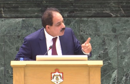 السعايدة يستقبل المهنئين بفوزه برئاسة لجنة نيابية