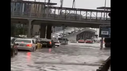 أمانة عمّان: ارتفاع منسوب المياه في الشميساني بسبب ربط المزاريب على مناهل الصرف الصحي