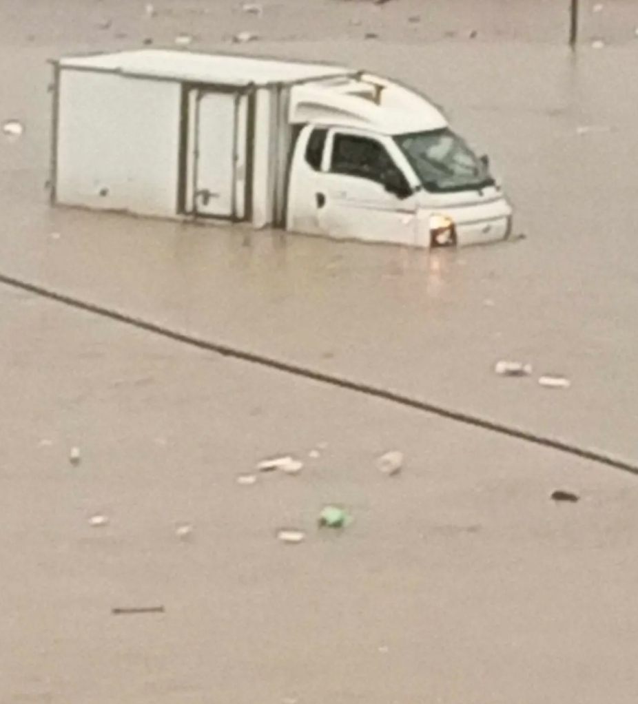 الأردن.. لا تعويض لمركبات التأمين الإلزامي المتضررة من السيول