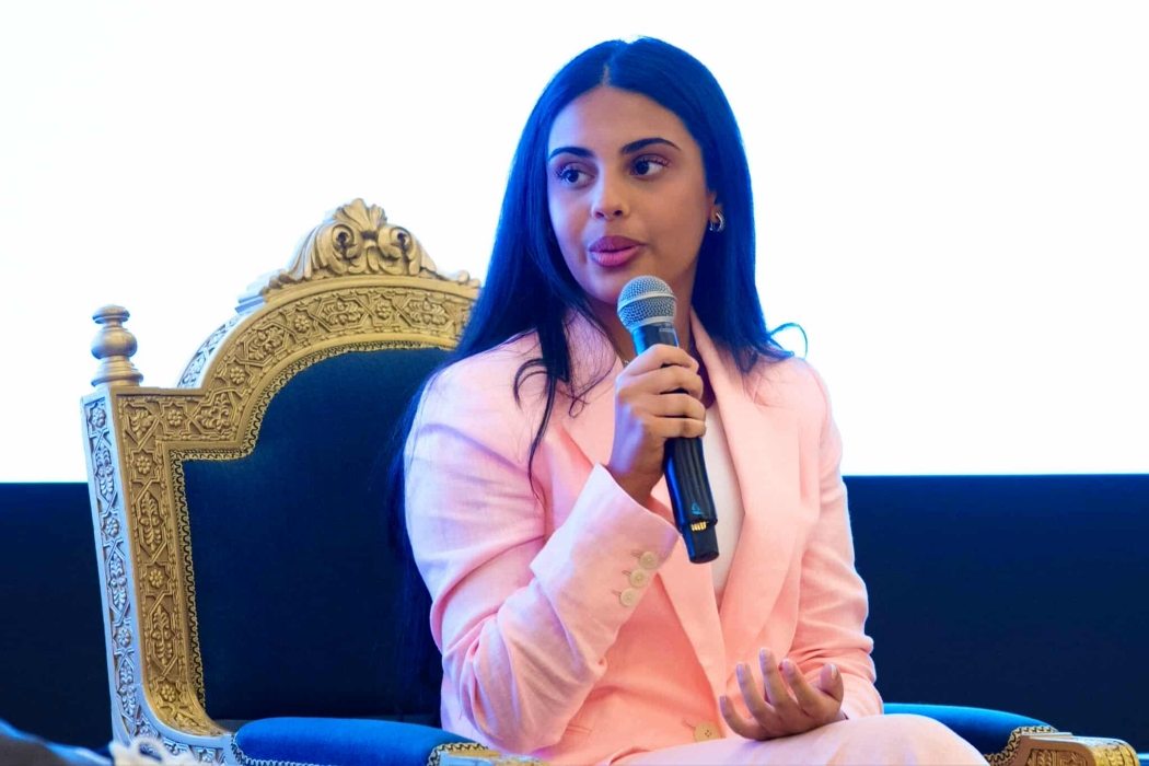 فتاة سعودية في الرابعة عشرة تخطف أنظار جمهور يزيد عن 20 مليون