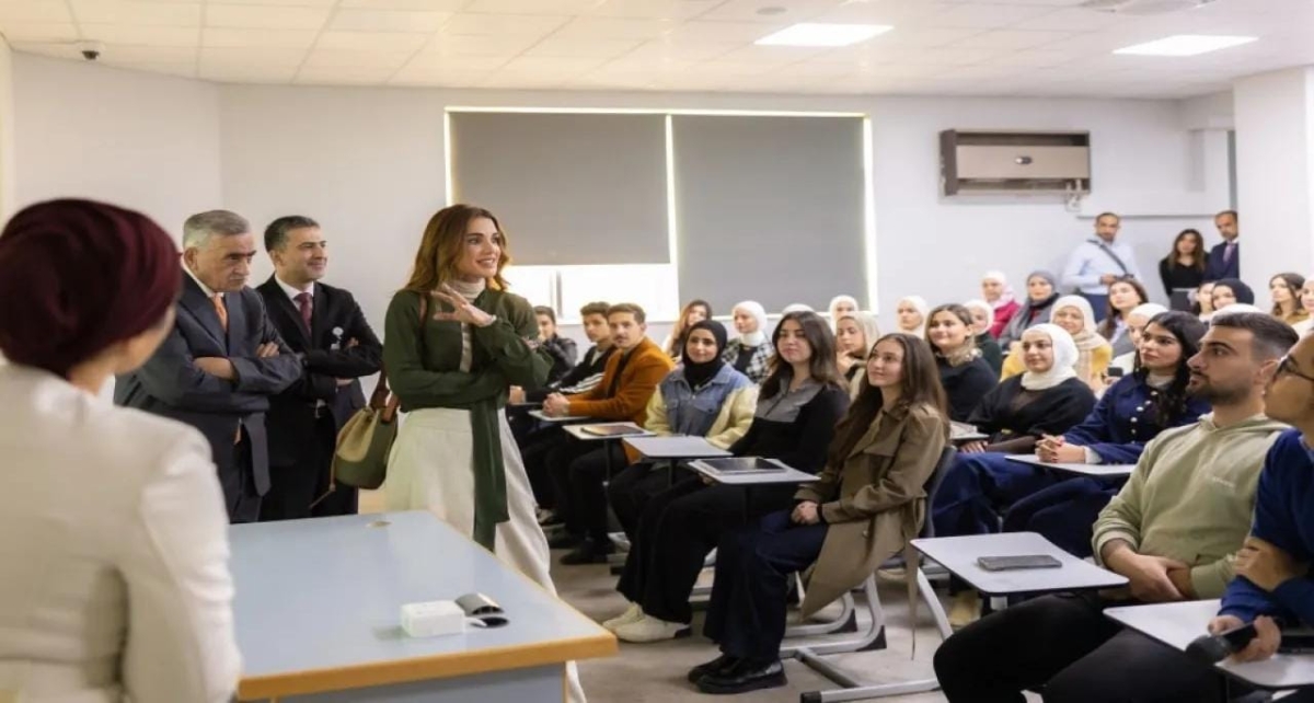 الملكة تزور الجامعة الأردنية وتطلع على مشروع رقمنة المحتوى التعليمي