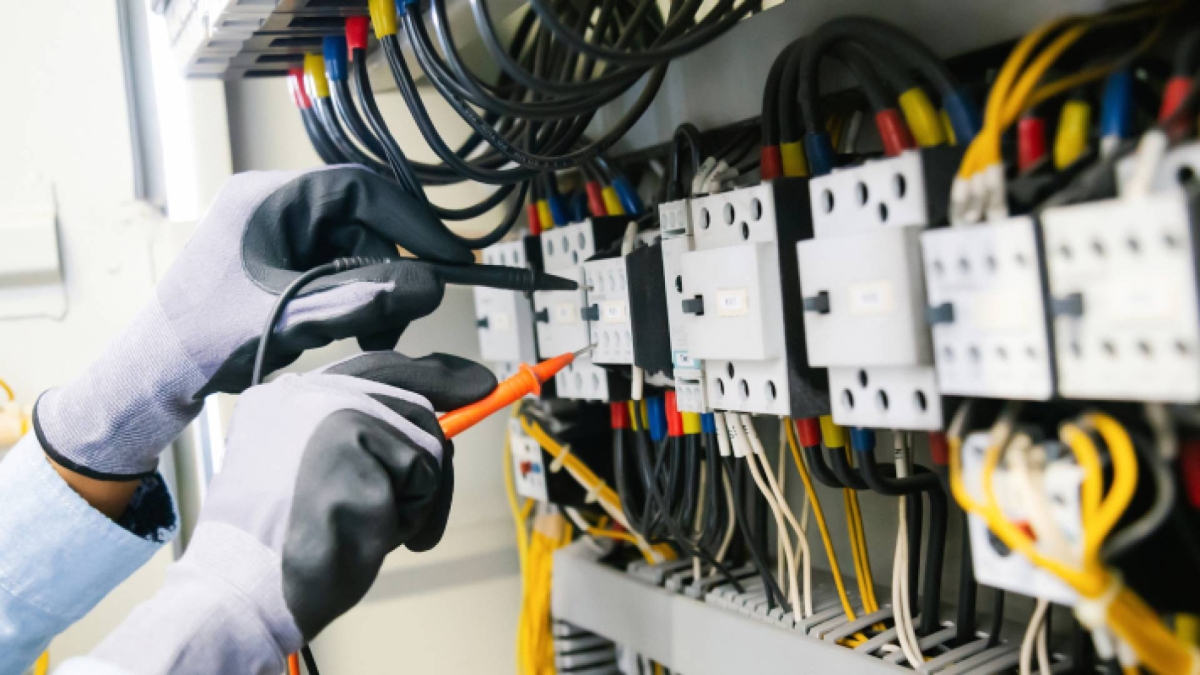 فصل الكهرباء من الـ9 صباحا والى 3 عصرا عن مناطق في المملكة أسماء