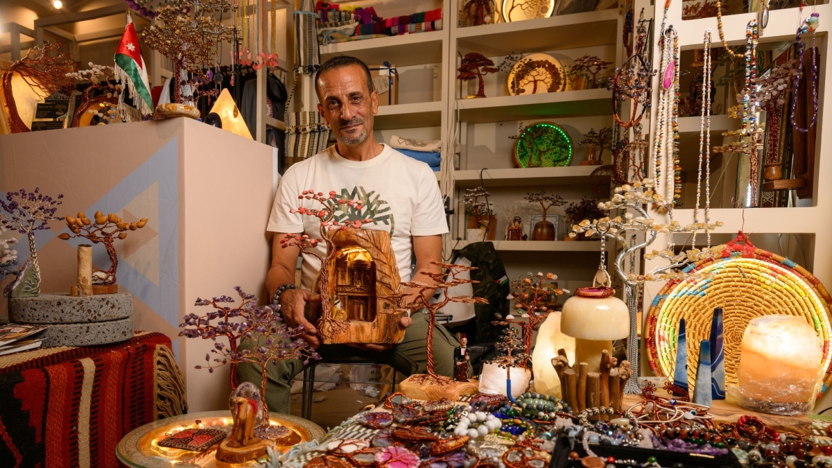 الركن الأردني في الأسبوع السعودي للحرف اليدوية....ذاكرة بلدٍ كامل تنبض داخل بنان
