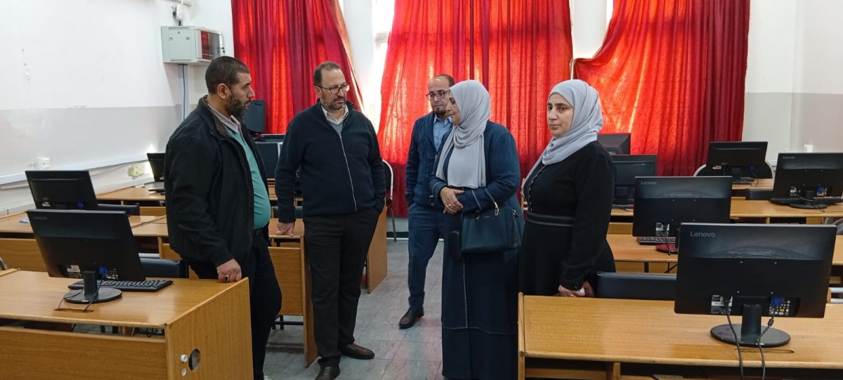 المصري تتفقد سير العملية التعليمية وأعمال البناء في مدرسة خالد بن الوليد الأساسية للبنين