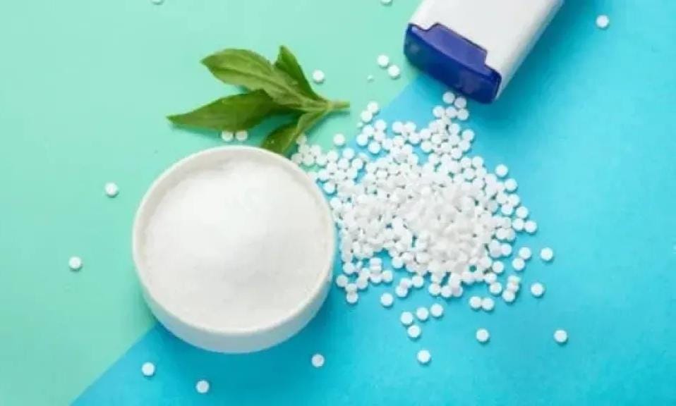 هل الإريثريتول آمن فعلًا؟ أبحاث حديثة تربطه بالسكتات والنوبات القلبية