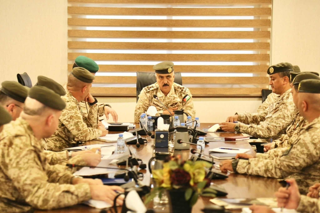 المساعد للإدارة والقوى البشرية يتابع ندوة النقد الذاتي لمديرية التربية والتعليم والثقافة العسكرية...صور