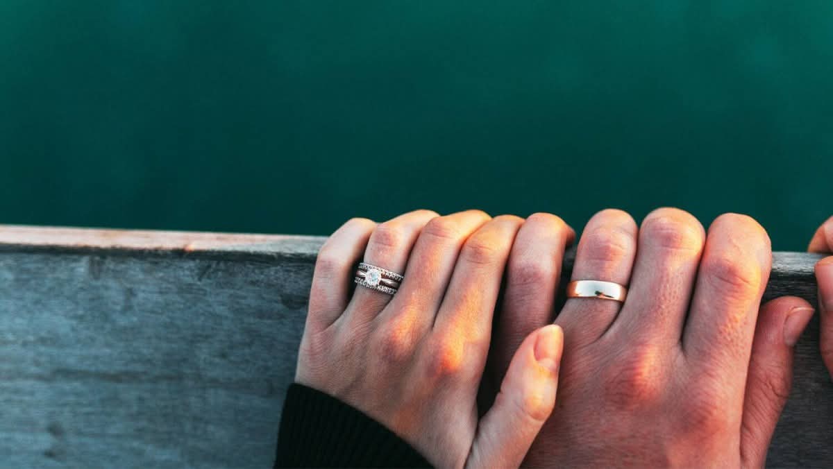 سر نجاح العلاقات الزوجية.. 9 عبارات يومية تجعل حياتك أكثر سعادة