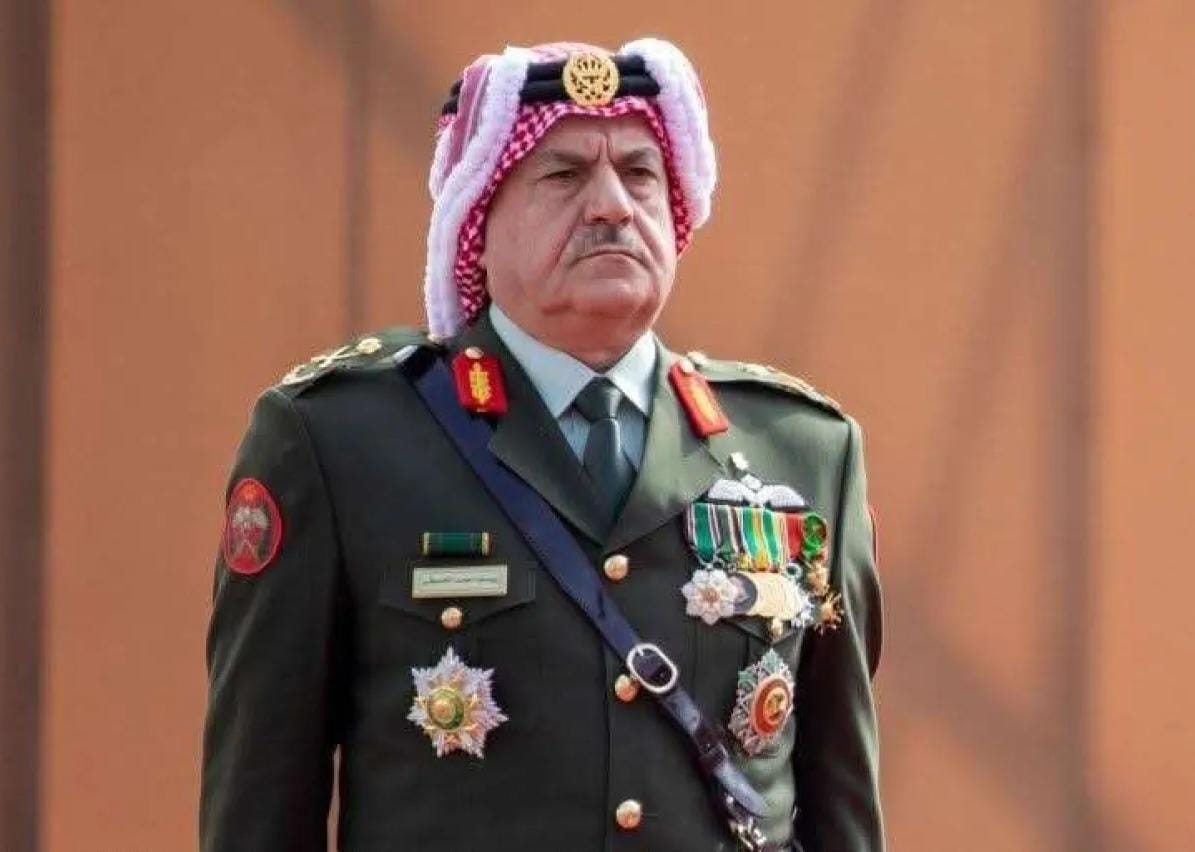 الحنيطي يلتقي قائد القوات المركزية الأمريكية