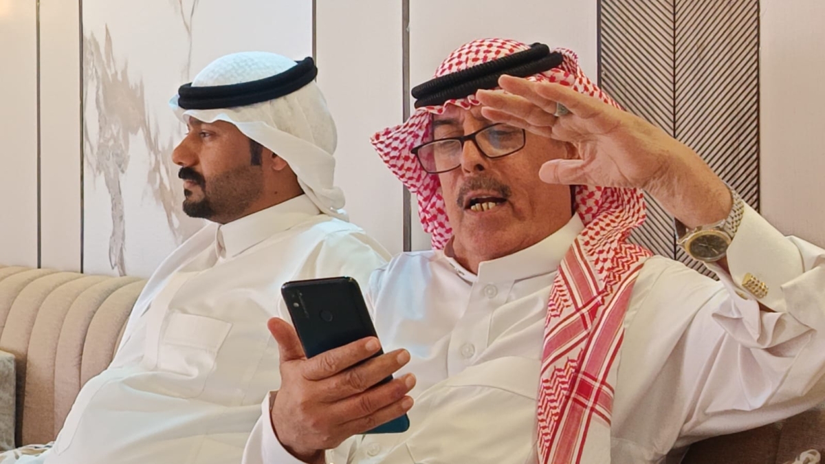 الجبور يكتب وطني لو شغلت بالخلد عنه...  نازعتني إليه بالخلد نفسي