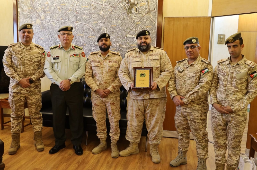 العميد حدادين يرعى تخريج دورة الجغرافيا العسكرية في المركز الجغرافي الملكي