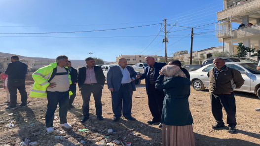 الإدارة المحلية توعز للبلديات تحديد البؤر الساخنة وإعادة تصميم البنية التحتية وتأهيلها