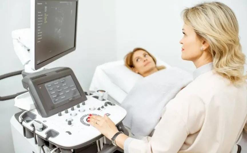 عيوب الأجنة… 4 خرافات شائعة حول فحوصات الحمل وكيف تكشف الموجات فوق الصوتية التشوهات مبكرًا