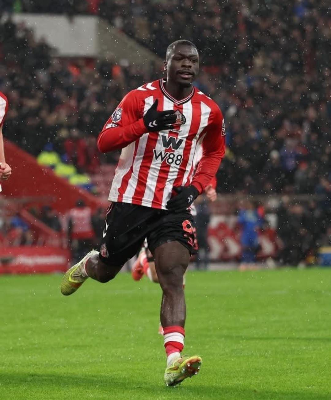 بروبي يمنح سندرلاند فوزًا ثمينًا بعد ريمونتادا مميزة على بورنموث