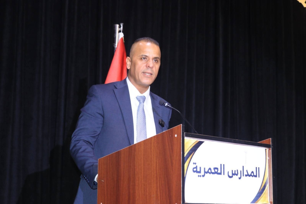 الهديرس يرعى الفعالية المقدسية في المدارس العمرية.