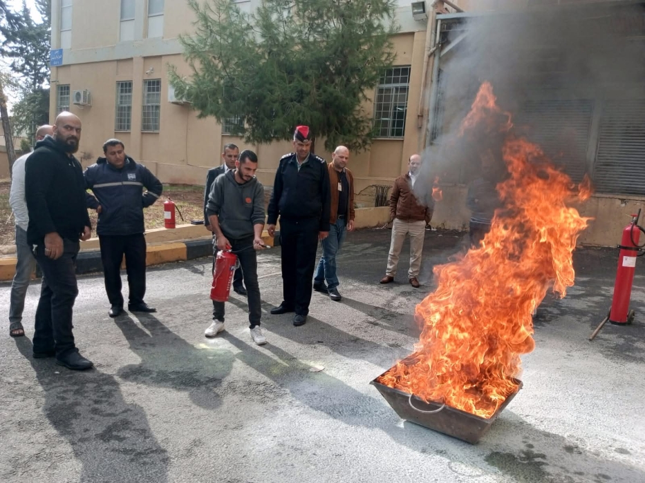 الأمانة تنظم ورشة الإسعاف والإطفاء في حالات الطوارئ 