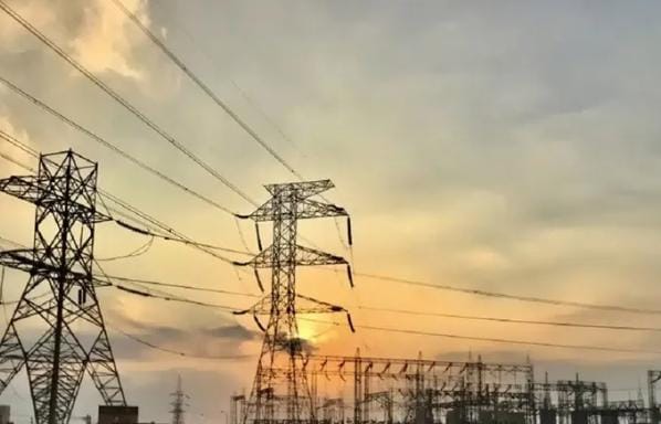 فصل الكهرباء من الـ 10 صباحا والى 4 عصرا عن مناطق في المملكة أسماء
