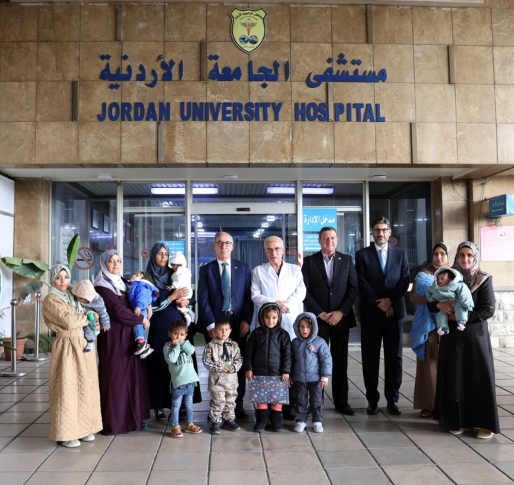 مستشفى الجامعة الأردنيّة يستقبلُ 5 أطفال غزيين يعانون من أمراضٍ قلبية