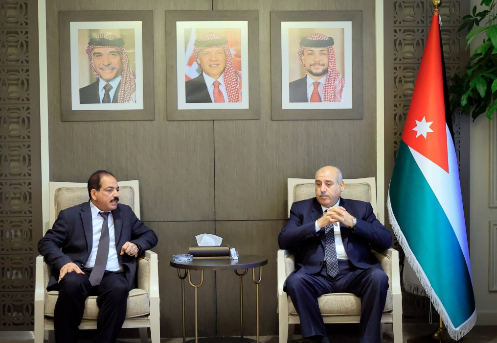 القاضي يلتقي رئيس وأعضاء اللجنة القانونية النيابية