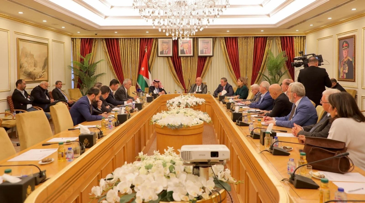 مالية الأعيان تبحث استراتيجيات وزارتي المياه والشباب