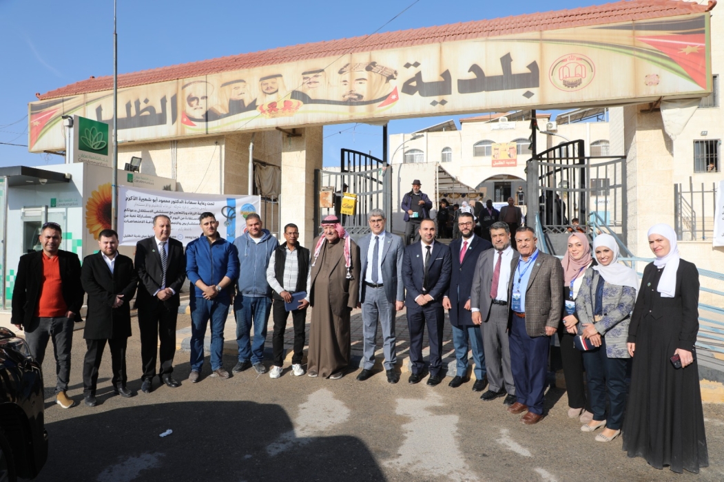 جامعة الزرقاء تنظم يومًا طبيًا مجانيًا في بلدية الظليل