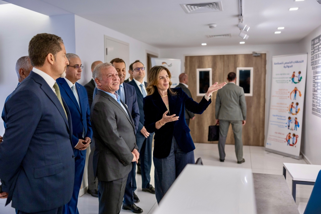 الملك يوجه الحكومة لتوسعة مركز سميح دروزة للأورام في مستشفيات البشير