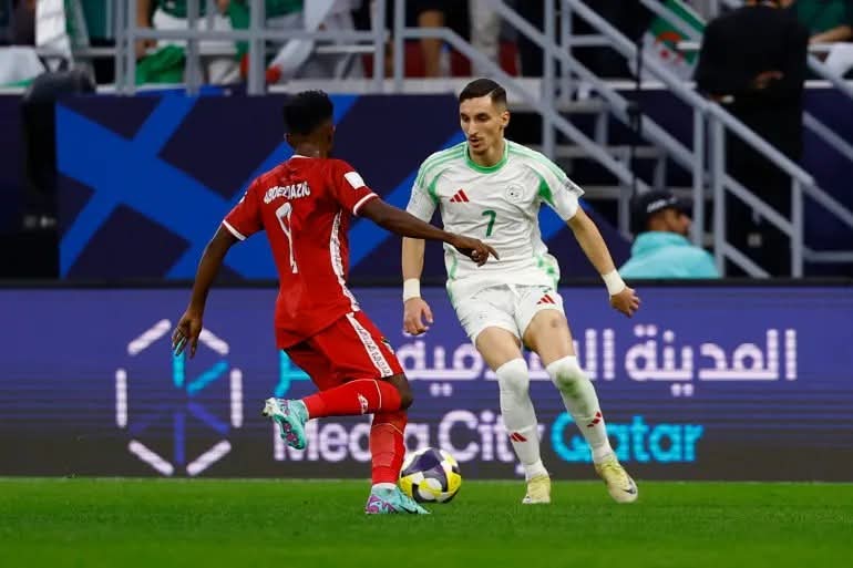 المنتخب الجزائري يتعادل سلبيا مع المنتخب السوداني بكأس العرب
