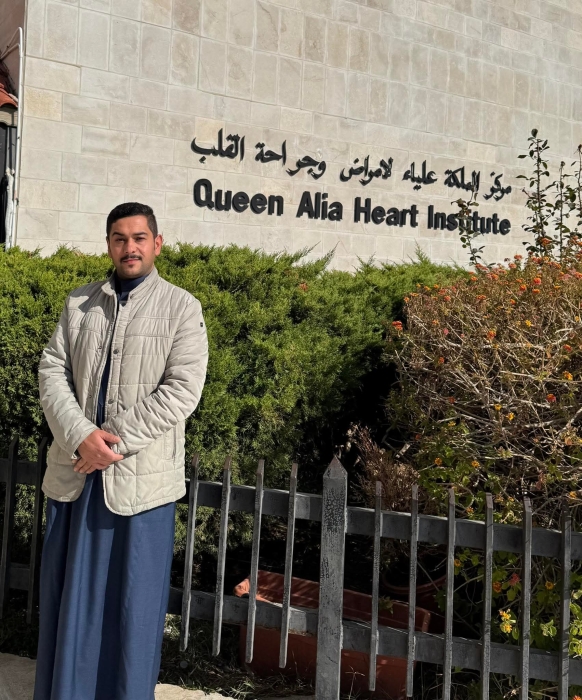 والدة الناشط سائد السردي تجتاز عملية قلبية حرجة بنجاح